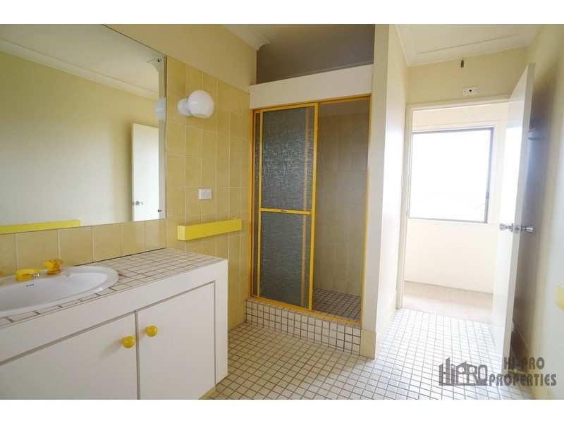 114 Waverly Road, Camp Hill QLD 4152