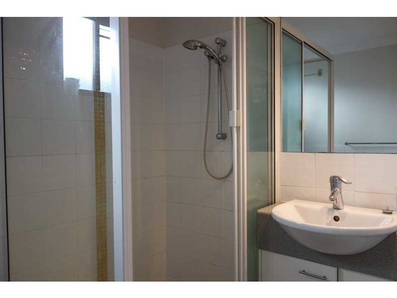 2/50 Merton Road, Woolloongabba QLD 4102