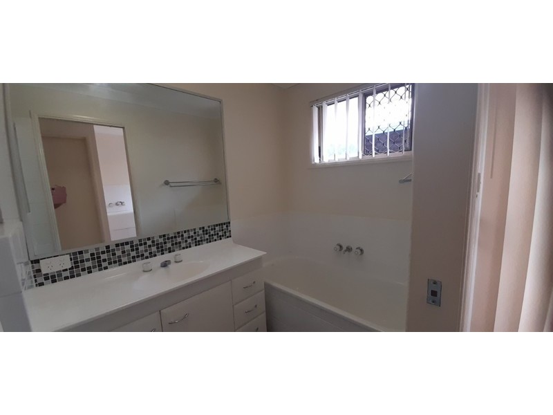 39A Leichhardt Avenue, Rothwell QLD 4022