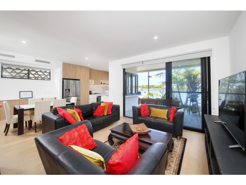 1/72 Palladium Boulevard, Hope Island QLD 4212