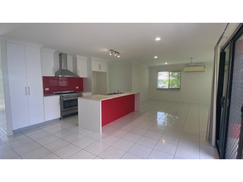 1 Mulcahy Cr, Eimeo QLD 4740