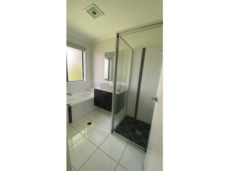 1 Mulcahy Cr, Eimeo QLD 4740