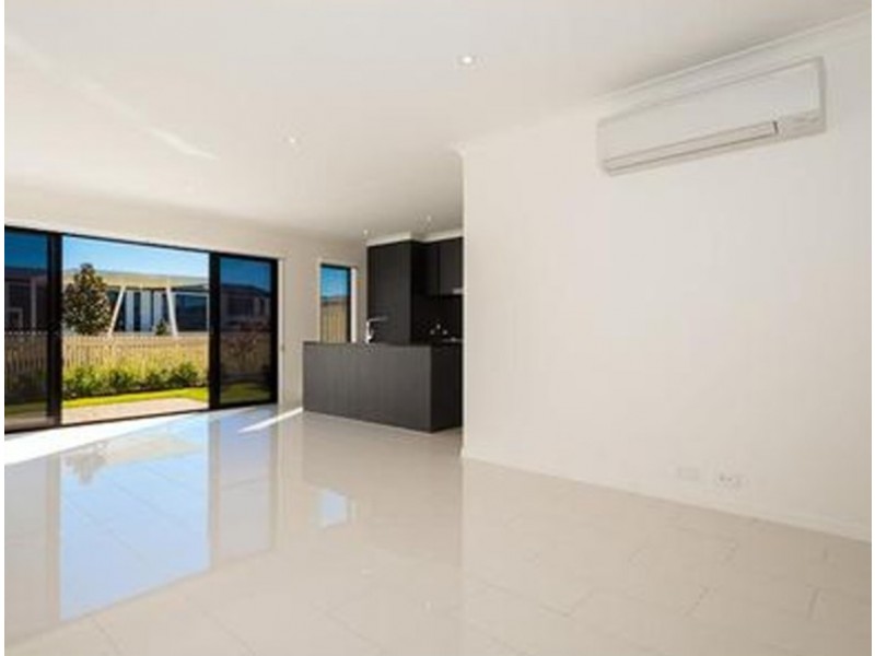 1 Ancora Cresent Ancora Crescent, Hope Island QLD 4212