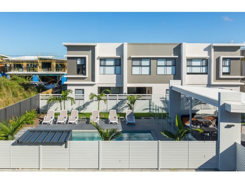 17/33 Sickle Avenue, Hope Island QLD 4212
