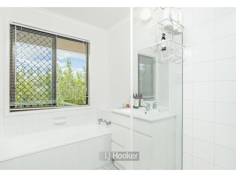1 Itea Court, Regents Park QLD 4118