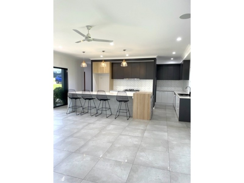 22 Stellajean Crescent, Alligator Creek QLD 4740