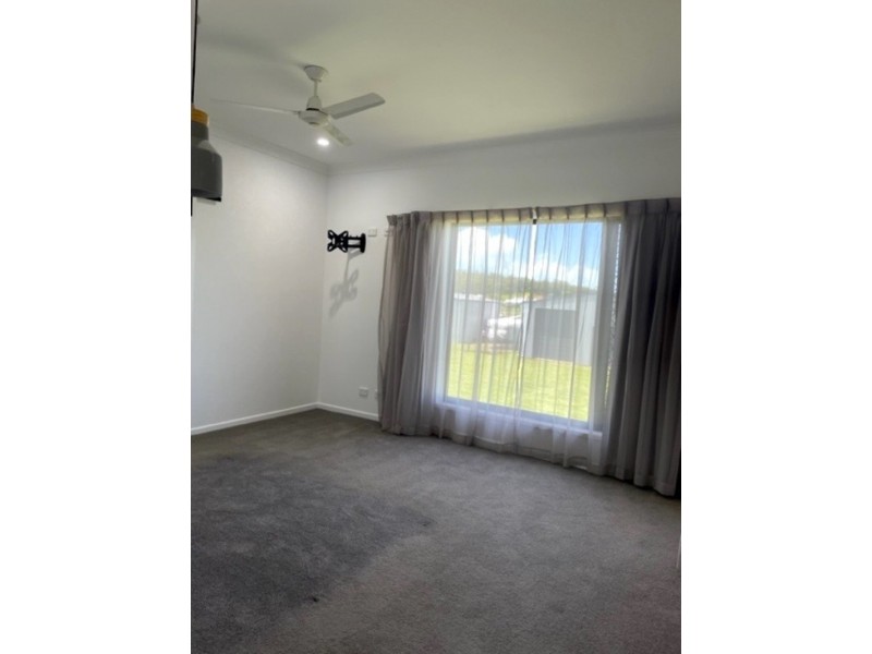 22 Stellajean Crescent, Alligator Creek QLD 4740