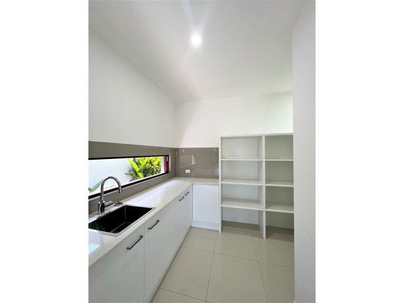 7 Park Cove Boulevard, Hope Island QLD 4212