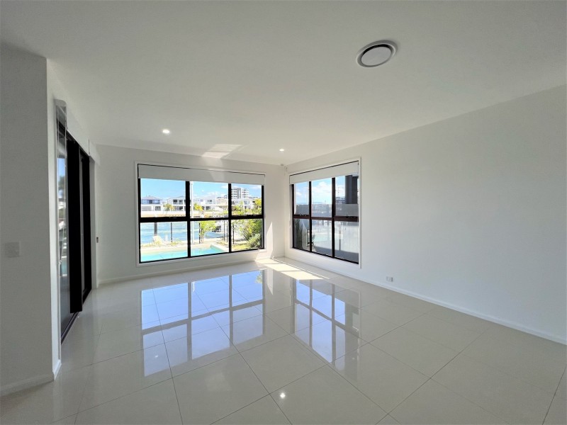 7 Park Cove Boulevard, Hope Island QLD 4212