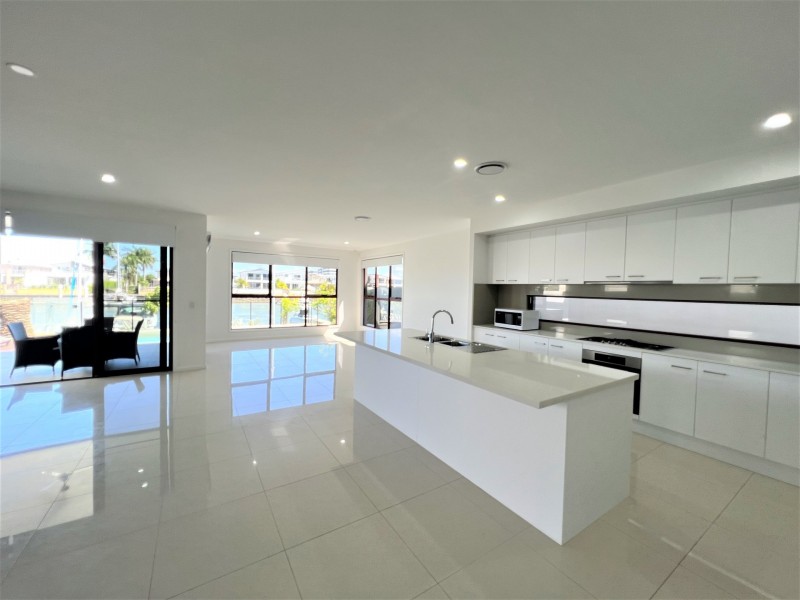 7 Park Cove Boulevard, Hope Island QLD 4212