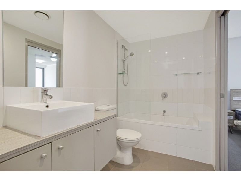 212/129-133 Laver Drive, Robina QLD 4226