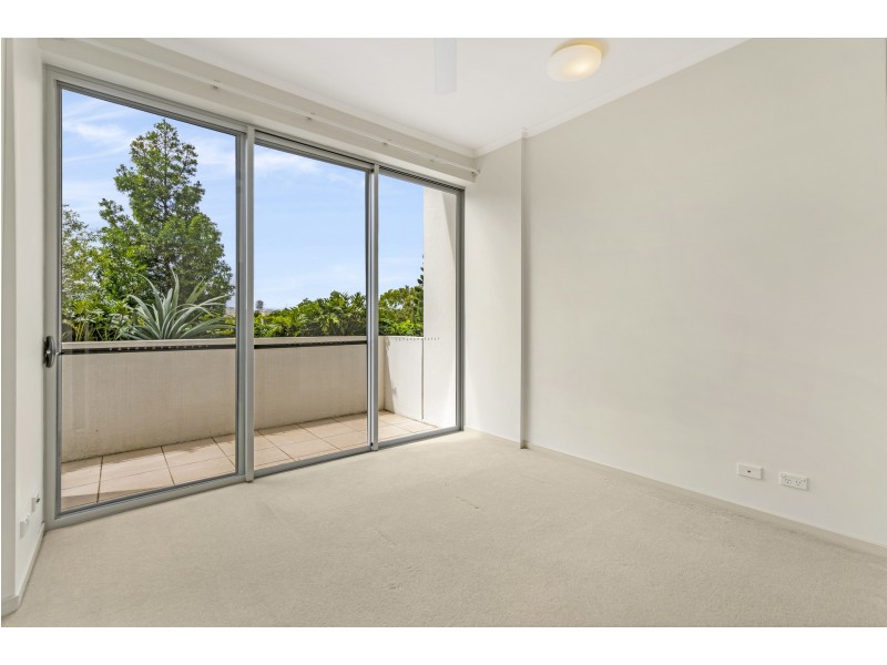 212/129-133 Laver Drive, Robina QLD 4226