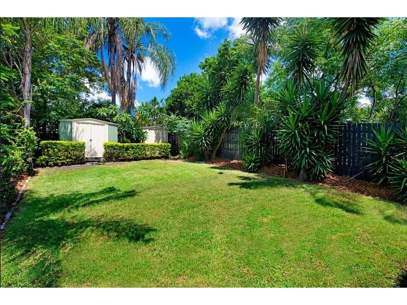 16 Henry Street, Greenslopes QLD 4120