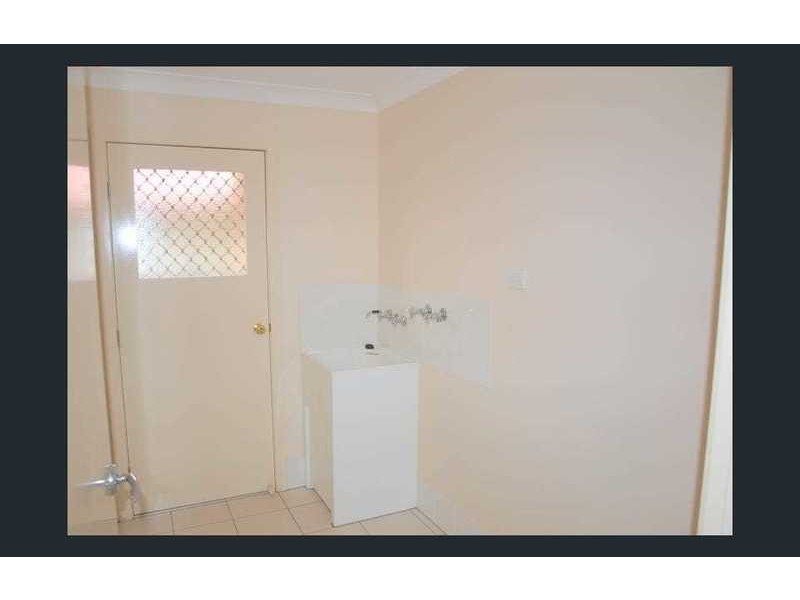86 Collins, Collingwood Park QLD 4301