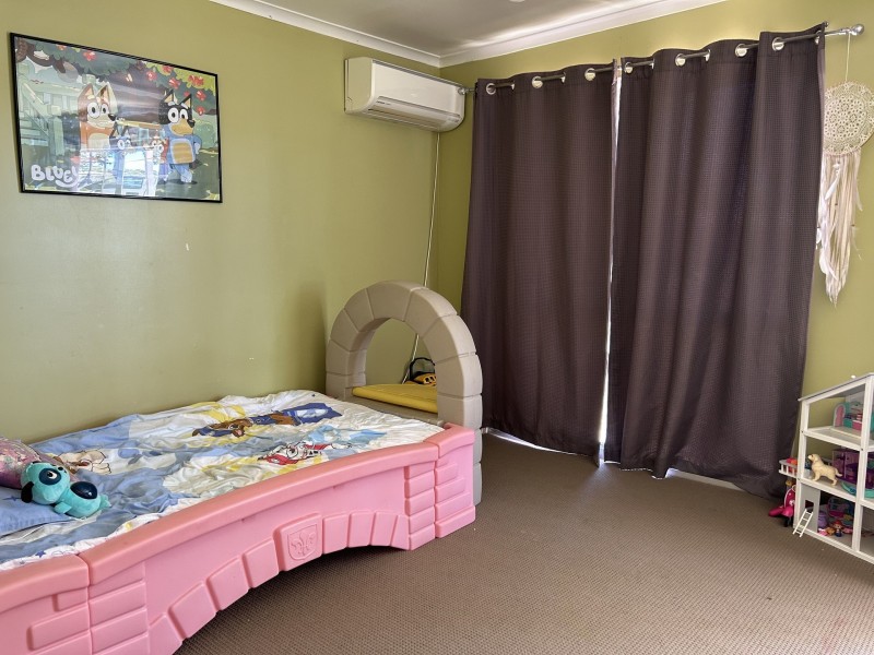 2 Tulloch Street, Middlemount QLD 4746