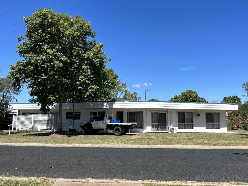 2 Tulloch Street, Middlemount QLD 4746