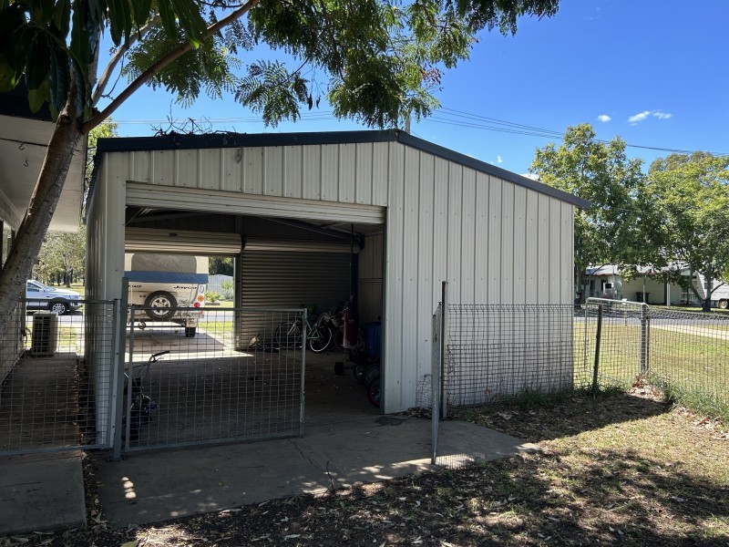 2 Tulloch Street, Middlemount QLD 4746