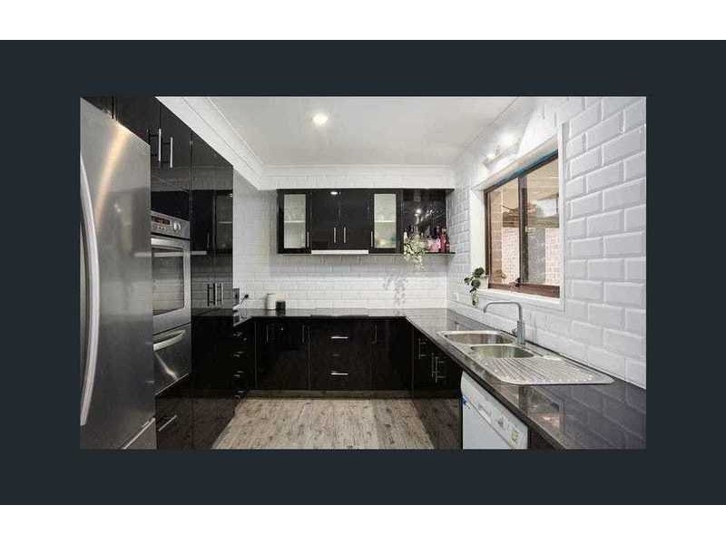 15 Tumbarumba Avenue, Ashmore QLD 4214