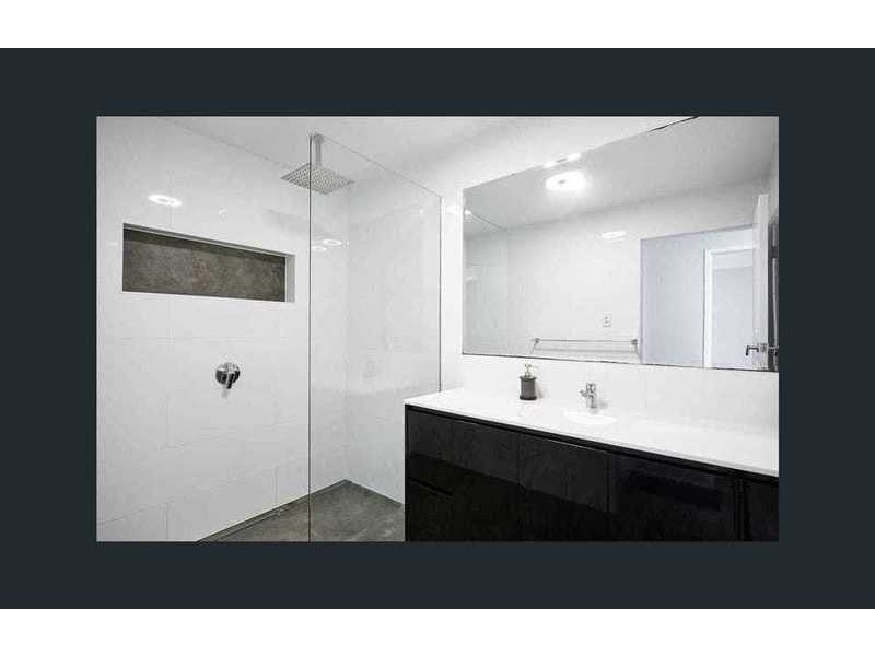 15 Tumbarumba Avenue, Ashmore QLD 4214