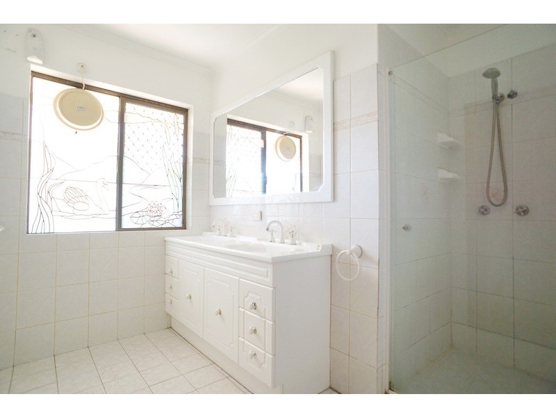 12 Belfairs Street, Robertson QLD 4109