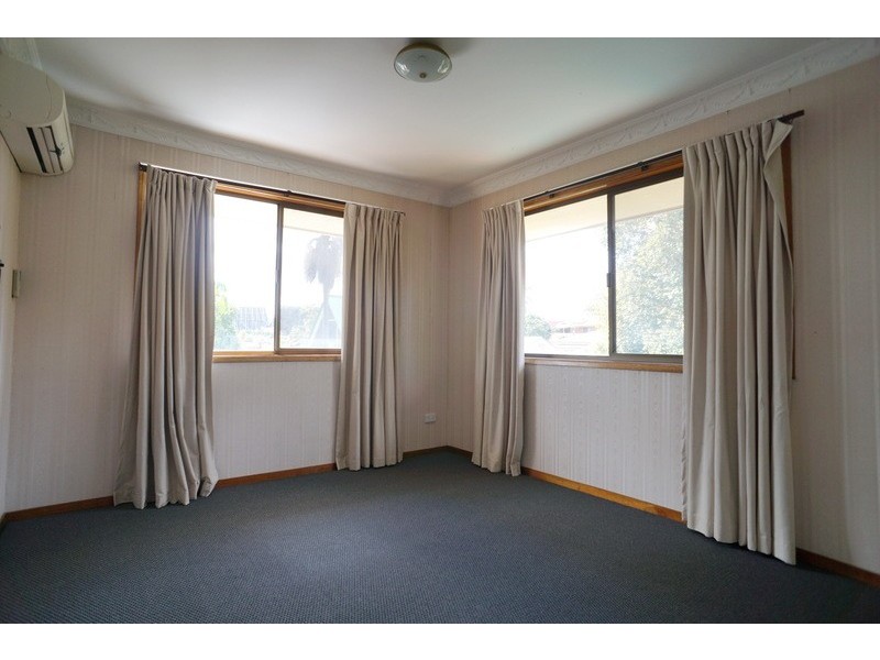 12 Belfairs Street, Robertson QLD 4109