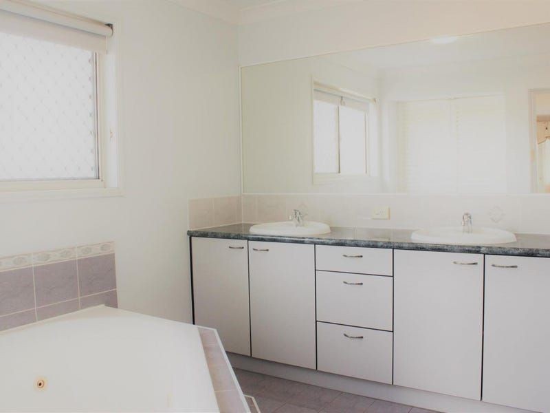 11 Kennet Place, Carina QLD 4152