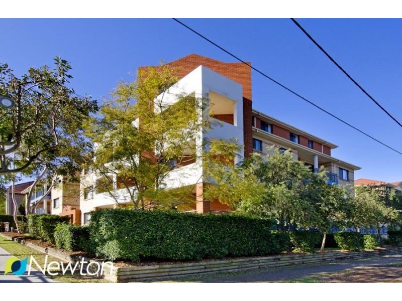 2/42-48 Merton Street, Sutherland NSW 2232