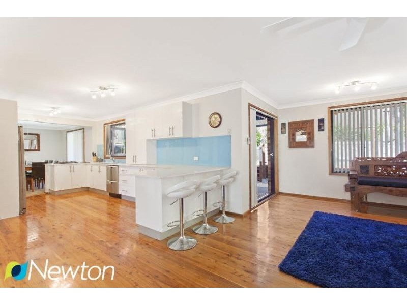 2 Moon Point Road, Illawong NSW 2234