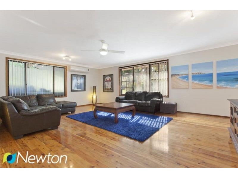 2 Moon Point Road, Illawong NSW 2234