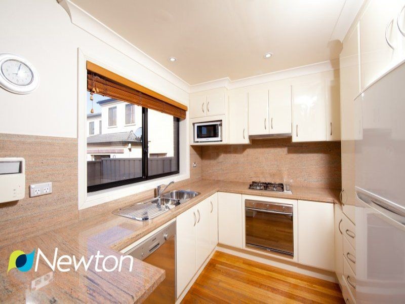 2/6 Combara Avenue, Caringbah NSW 2229