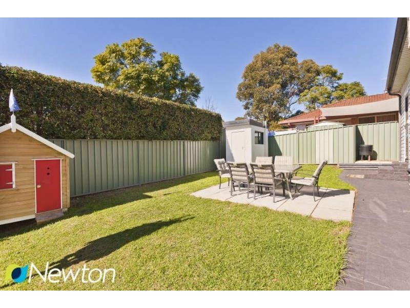 2 Peach Tree lane, Kirrawee NSW 2232