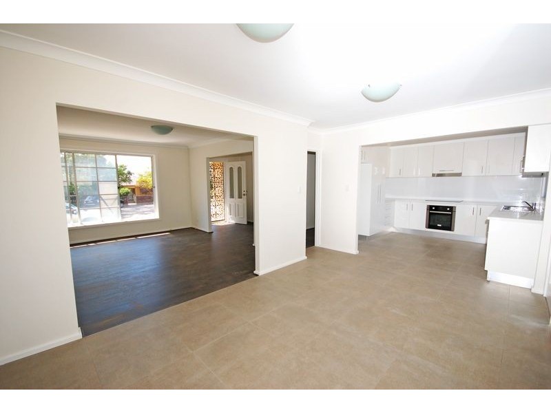 3 Deakin Place, Kirrawee NSW 2232