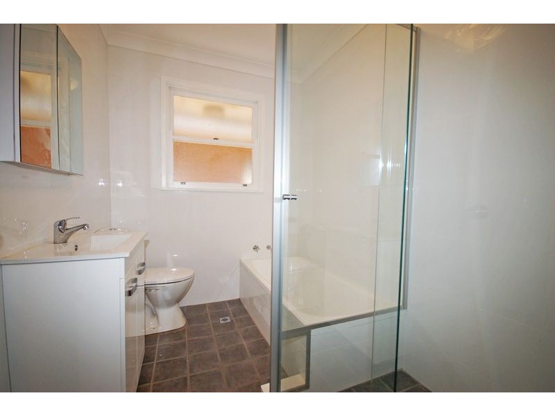 3 Deakin Place, Kirrawee NSW 2232