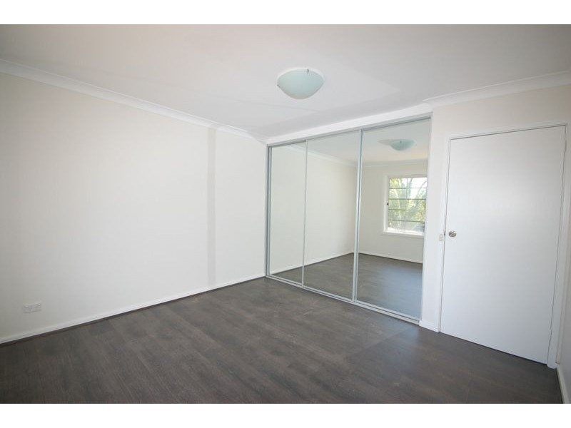 3 Deakin Place, Kirrawee NSW 2232