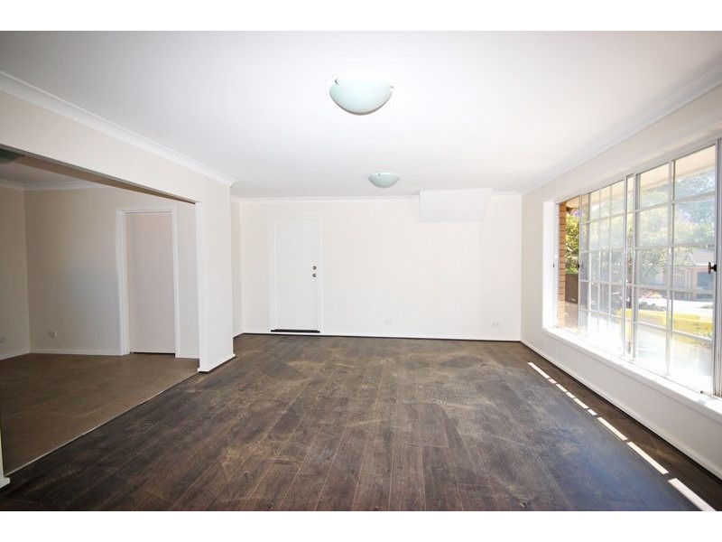 3 Deakin Place, Kirrawee NSW 2232