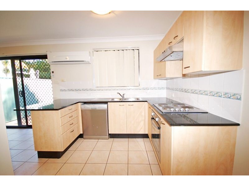 2/35 Crescent Road, Caringbah NSW 2229