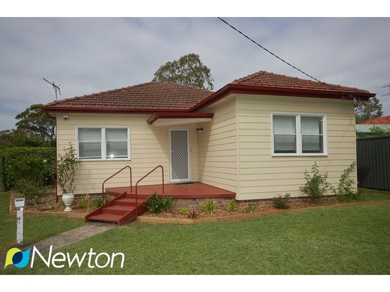 1 Deakin Place, Kirrawee NSW 2232