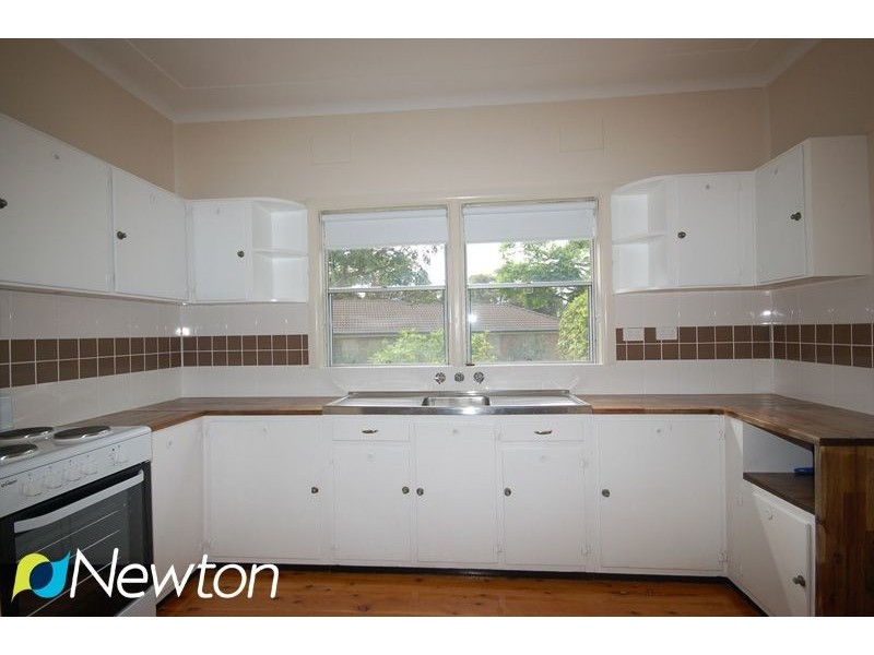 1 Deakin Place, Kirrawee NSW 2232