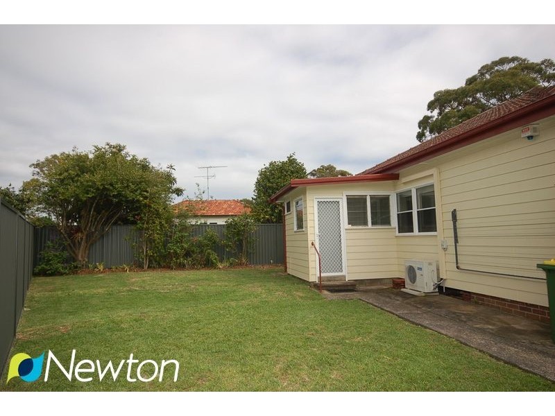 1 Deakin Place, Kirrawee NSW 2232