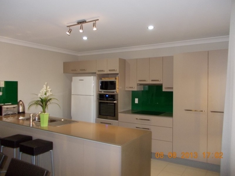 8 Coffey Court, Beachmere QLD 4510