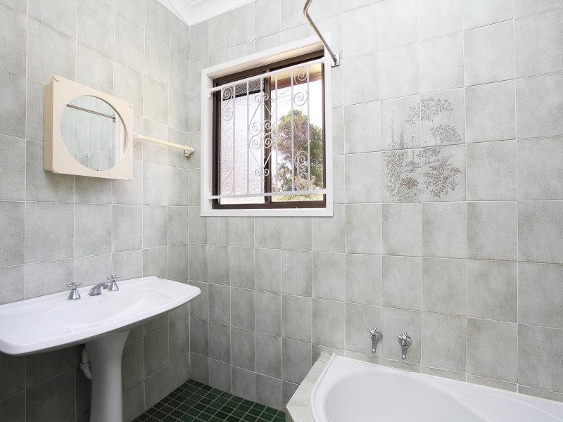 381 Bishop Road, Beachmere QLD 4510