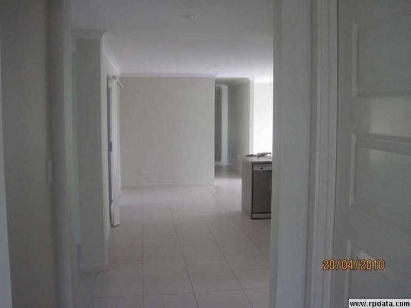 17 Adam Street, Beachmere QLD 4510