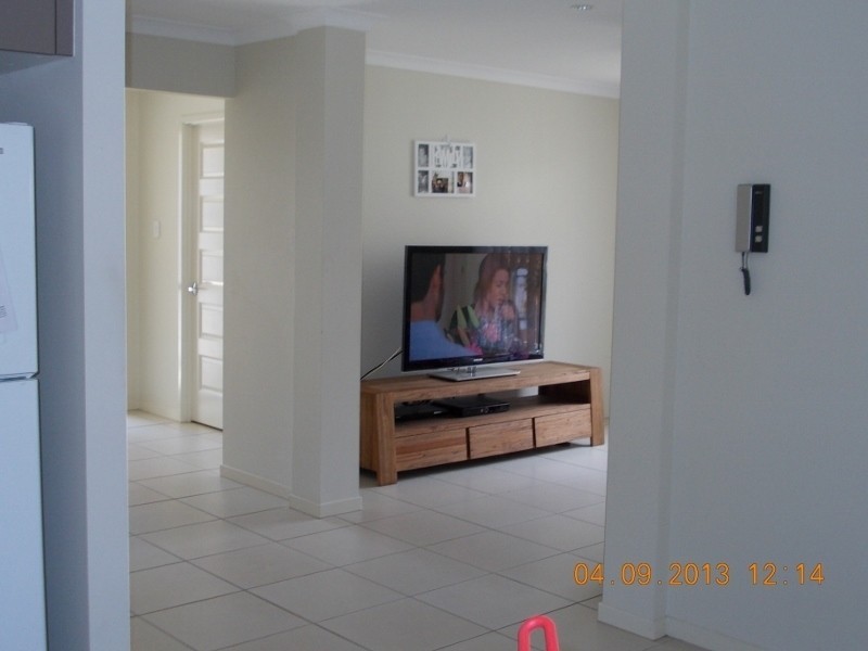 17 Adam Street, Beachmere QLD 4510