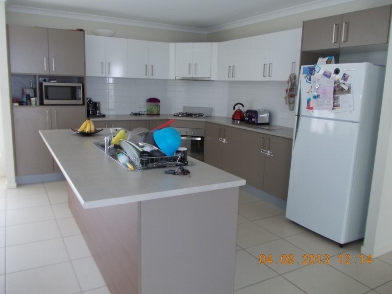 17 Adam Street, Beachmere QLD 4510