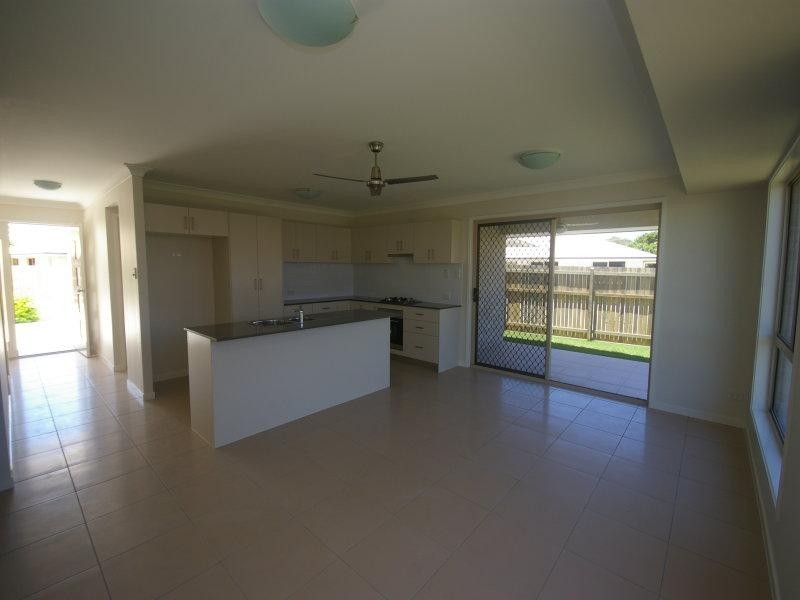 12 Second Ave, Beachmere QLD 4510