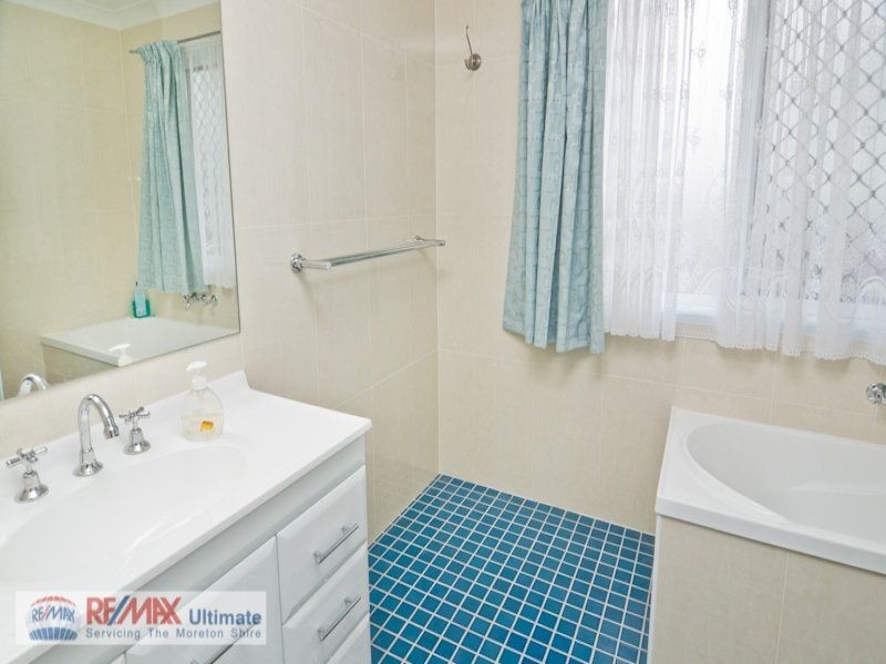 5A Biggs Avenue, Beachmere QLD 4510