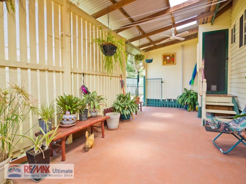 6 Elizabeth St, Beachmere QLD 4510