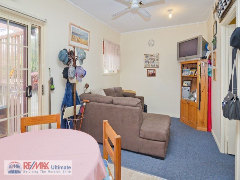 6 Elizabeth St, Beachmere QLD 4510