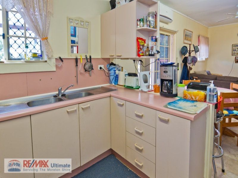 6 Elizabeth St, Beachmere QLD 4510