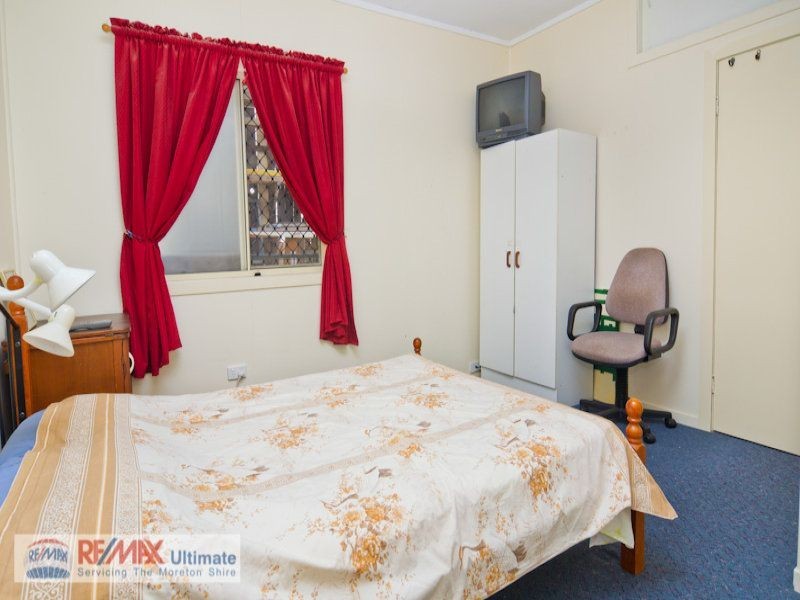 6 Elizabeth St, Beachmere QLD 4510